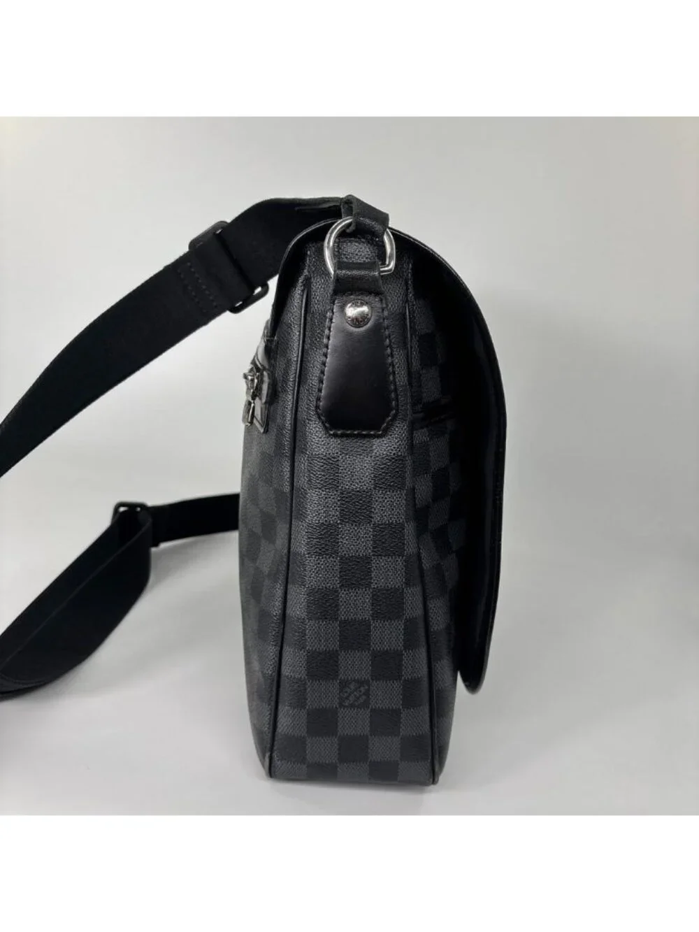Louis Vuitton Damier Graphite Daniel GM Shoulder Bag